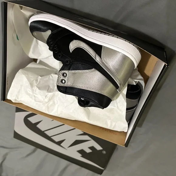 Jordan 1 OG Satin Shadow Nike Black and grey High-Top Sneaker. OG BOX. 5.5M / 7W Sneakers
